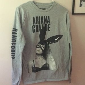 🌿dangerous woman concert tee